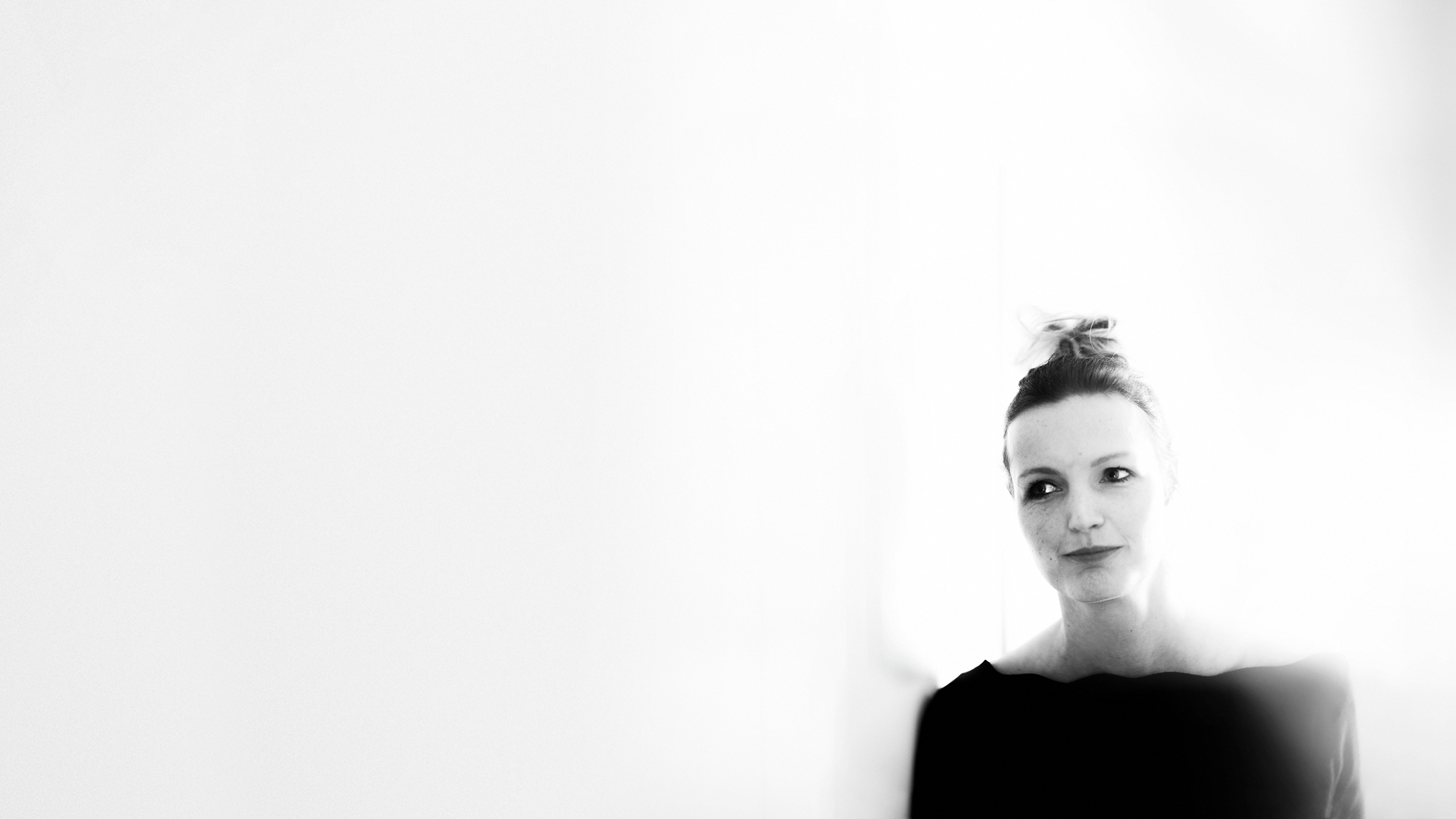 Zwart-witportret van fotograaf Marlie Koggel